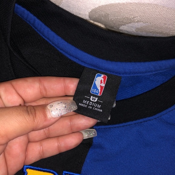 Woman’s M Warriors Pull Over 🖤💙 - Picture 3 of 7